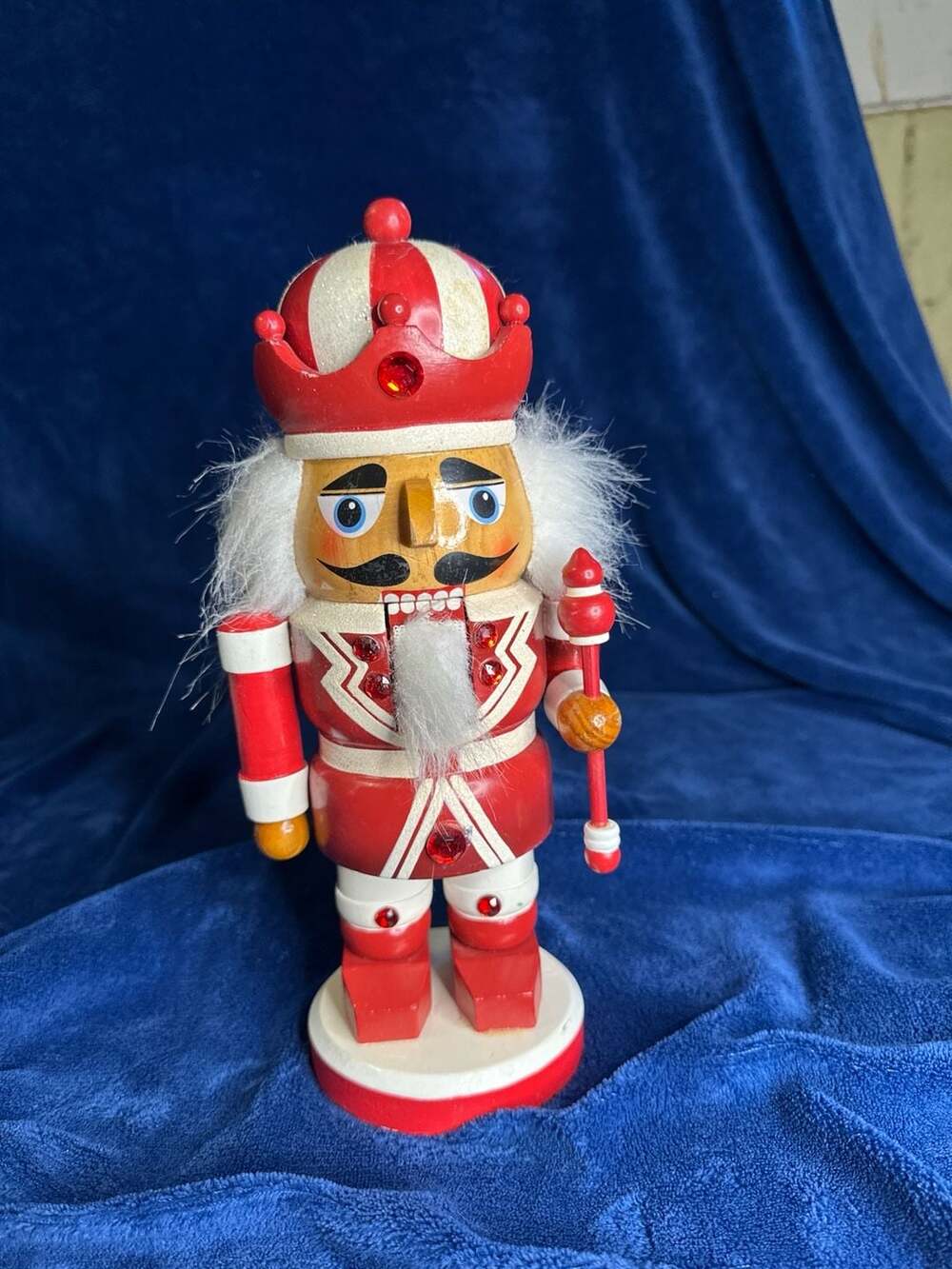 Crescent Enterprise 2011 Red and White Wooden King Nutcracker with Scepter